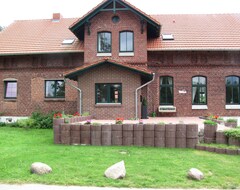Tüm Ev/Apart Daire Large Farmhouse With Pool, Minutes From The Beach (Greifswald, Almanya)