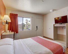 Hotel Motel 6 Corona (Corona, USA)
