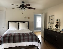Toàn bộ căn nhà/căn hộ Charming Cape Cod Inspired Home Offering Comfort And Style For Your Time Away. (Wheaton, Hoa Kỳ)