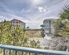 Hotel New! Family Condo W/ Balcony & Community Hot Tub! (Ocean Isle Beach, USA)