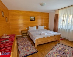 Entire House / Apartment Cabana Tyf Dreptu (Poiana Teiului, Romania)