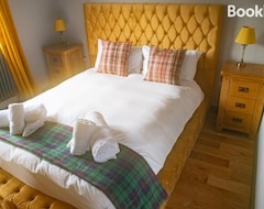 Koko talo/asunto Luxury 4 Bedroom Cottage With Stunning Views Near Fairy Pools! (Carbost, Iso-Britannia)