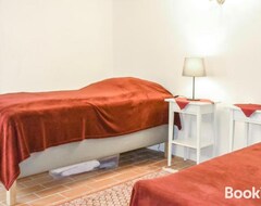 Cijela kuća/apartman Nice Home In Bourg Du Bost With 3 Bedrooms (Bourg-du-Bost, Francuska)