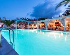 Sigalas Beach Hotel (Kamari, Greece)
