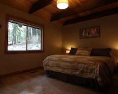 Toàn bộ căn nhà/căn hộ Just Minutes From Homewood Ski Resort - Sleeps 10 - Brand New Remodel!! (Homewood, Hoa Kỳ)