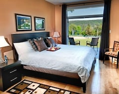 Entire House / Apartment Luxury Golf Retreat - Unlimited Golf For 4 (Baddeck, Canada)
