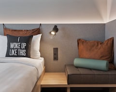 Hotel Moxy Lausanne City (Lausanne, Schweiz)