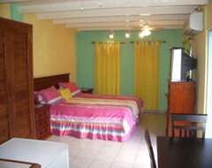 Hotelli Azure Beach Studios (Philipsburg, Sint Maarten)