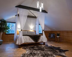 Hele huset/lejligheden Its Time For Our Spirits To Soar! Snow, Sparkle & Tons Of Fur-exhilaration Here (Fairbanks, USA)