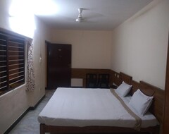 Khách sạn Hotel Sarvamangalam Inn (Puducherry, Ấn Độ)