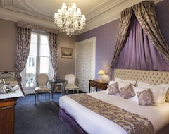 Hotel Claridge Paris (Paris, France)