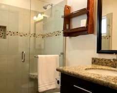 Koko talo/asunto Lovely Two Bedroom, Two Bathroom, Condo With Pool (Matina, Costa Rica)