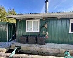 Entire House / Apartment Float House Denny Island Central Coast Cabin Vacation Rental (Shearwater, Canada)