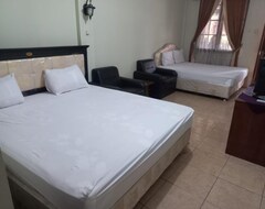 Khách sạn SPOT ON 91563 Hotel Meilias (Cilacap, Indonesia)