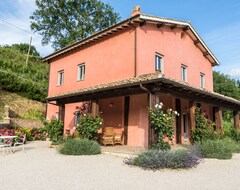 Toàn bộ căn nhà/căn hộ Beautiful Villa With Large Pool Close To Rome In The Sabina Hills (Tarano, Ý)