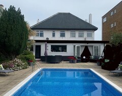 Tüm Ev/Apart Daire 5 Double Bedroom Art Deco Villa With A Heated Pool By The Sea (Margate, Birleşik Krallık)