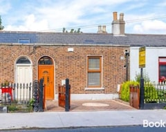 Koko talo/asunto Spacious 2-bedroom Property, Minutes From City. (Dublin, Irlanti)