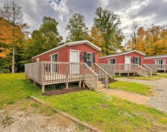 Cijela kuća/apartman New! Cassopolis Cabin, Private Deck & Lake Access! (Cassopolis, Sjedinjene Američke Države)