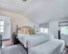 Toàn bộ căn nhà/căn hộ Expansive, Five Bedroom House With Pool. Ideal For Multiple Family Travel (Washington, Hoa Kỳ)