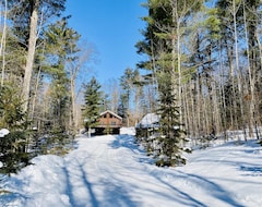 Entire House / Apartment Lodge Life - Log Cabin In The Woods; On 6+ Private Acres (White Lake, USA)