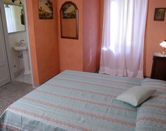 Toàn bộ căn nhà/căn hộ Cosy Apartment For 2 Guests With Pool, Wifi, Close To Viareggio (Gallicano, Ý)