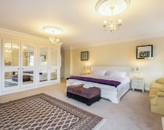 Tüm Ev/Apart Daire 4 Bedroom Accommodation In Isham (Kettering, Birleşik Krallık)