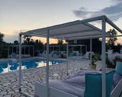 Hotel Athina (Kavos, Grecia)