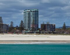 Hotel Nirvana by the Sea (Coolangatta, Australia)