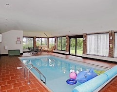 Hele huset/lejligheden Large Detached Property With Stunning Views And Own Indoor Heated Swimming Pool (Sherburn-in-Elmet, Storbritannien)