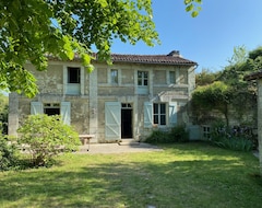 Toàn bộ căn nhà/căn hộ Maison De Charme Avec Piscine (Orches, Pháp)