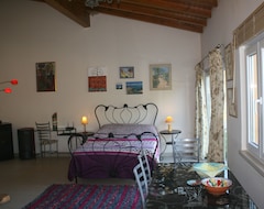 Hele huset/lejligheden Spacious Studio Apartment With Private Garden, Character And Rural Views (Nazaré, Portugal)