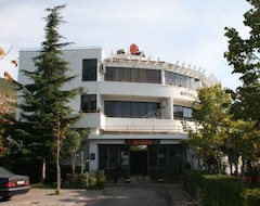 Otel Sirena (Pogradec, Arnavutluk)