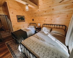 Cijela kuća/apartman Cozy Waterfront Lake Cabin - New Listing - Adirondacks - Long Lost Lodge (Malone, Sjedinjene Američke Države)