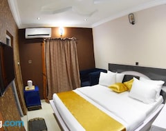 Remzy Hotel & Suites, Olomore (Ilaro, Nigerija)