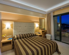 Hotelli Ai Yannis Suites And Apartments Hotel (Kardamyla, Kreikka)