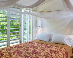 Koko talo/asunto Caribbean Modern Ocean Front Villa, 2 Bedrooms (St David, Grenada)