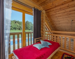 Toàn bộ căn nhà/căn hộ 3 Bedroom Accommodation In Prokike (Brinje, Croatia)