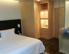 Hotel Fraser Suites Singapore (Singapore, Singapore)