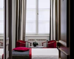 Hotel Phénix (Lion, Fransa)