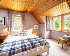 Toàn bộ căn nhà/căn hộ Baddengorm Lodge - A Lodge That Sleeps 10 Guests In 5 Bedrooms (Carrbridge, Vương quốc Anh)