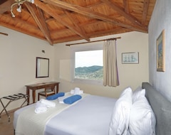 Koko talo/asunto Villa Margarita - Two Bedroom Villa, Sleeps 4 (Skopelos - Town, Kreikka)