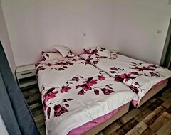 Toàn bộ căn nhà/căn hộ Cozy 4-bedroom Chalet In Fabulous Moigrad-porolissum With Wifi, Ac (Zalau, Romania)