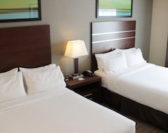 Hotel Holiday Inn Express Golden-Kicking Horse (Golden, Canada)