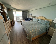 Otel Beautiful, Affordable, 5th Floor Ocean Front - Daytona Beach Resort (Daytona Beach, ABD)