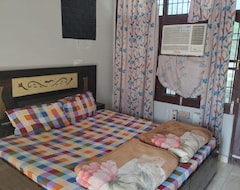 Khách sạn Hotel Comfy Stay, Sangrur (Patiala, Ấn Độ)