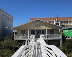 Khách sạn Come Join Us For The Holidays At Casalona! (Carolina Beach, Hoa Kỳ)