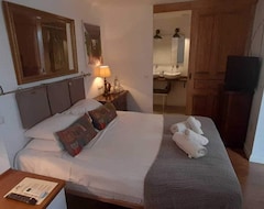 Hotel Double Room-classic-private Bathroom (Frigiliana, Spain)