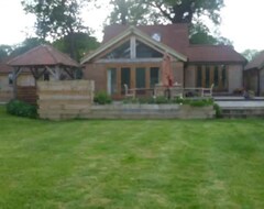 Toàn bộ căn nhà/căn hộ Prestwick Oak - 3 Kingsize Ensuites - Openplan Contemporary Rural Garden (Chiddingfold, Vương quốc Anh)