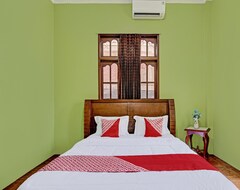 Oyo 92551 Netra Hotel (Rokan Hulu, Indonezija)