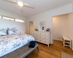 Toàn bộ căn nhà/căn hộ The Bay Beach House - With The Ultimate View And Privacy (Willunga, Úc)